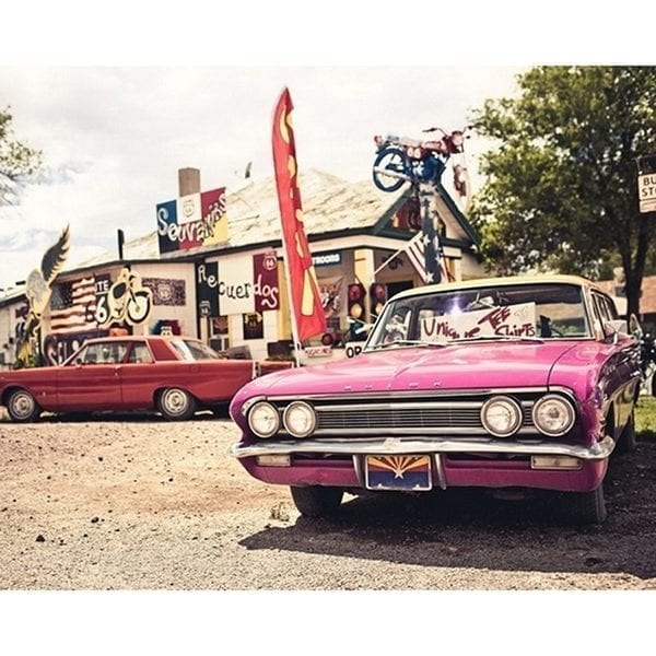 Tela pink and red car in a city colorido