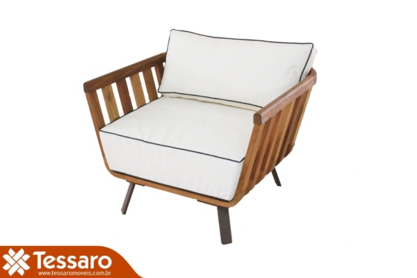 Poltrona em madeira bérgamo