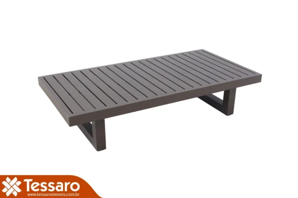 Mesa de centro em alumínio tampo ripado Paola