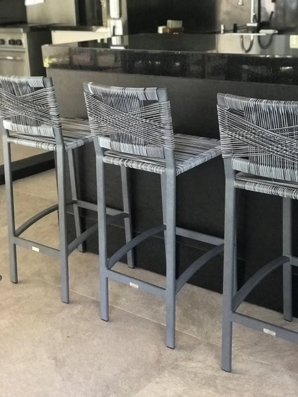 BANQUETA EM FIBRA SINTÉTICA MALIBU