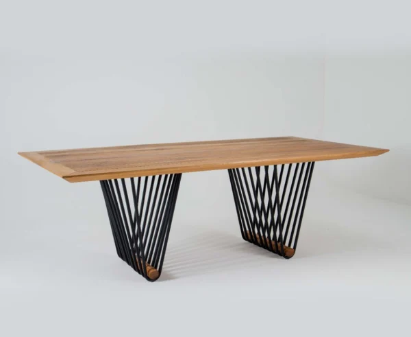 Mesa em madeira e alumínio mantiqueira