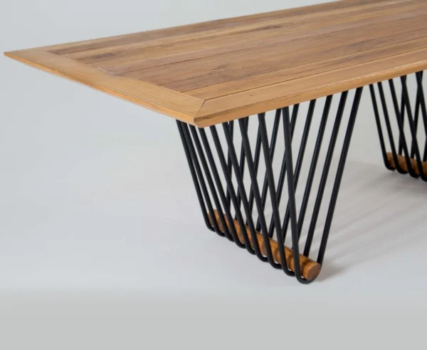 Mesa em alumínio e madeira Mantiqueira