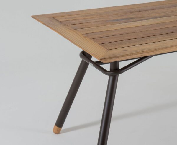 MESA EM MADEIRA E ALUMÍNIO CAPARAÓ