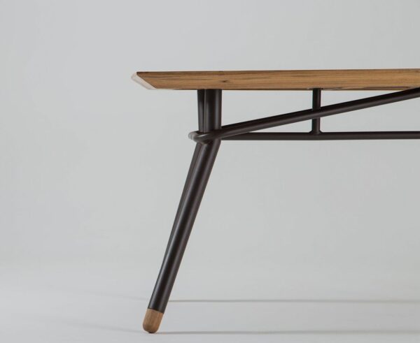MESA EM MADEIRA E ALUMÍNIO CAPARAÓ
